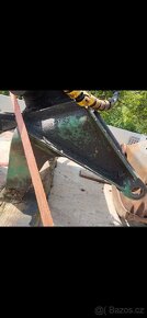 Stůl pod hydraulickou ruku LKT - 3