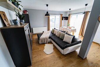 Hněvousice, pronájem rodinného domu 5+kk 117 m2 na pozemku 6 - 3