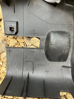 e36 kryt pod volant - 3