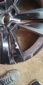 SKODA KAROQ FELGA 7JX18 ET45 57A601025 E - 3