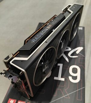 Grafická karta XFX MERC 319 Radeon 6800 XT Black - 3
