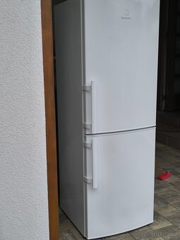 Lednice s mrazákem Electrolux EN3201MOW - 3