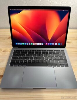 Apple MacBook Pro 2017 256GB Intel Core i5 8GB RAM - 3