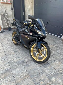 Yamaha YZF-R125 (2011) - 3