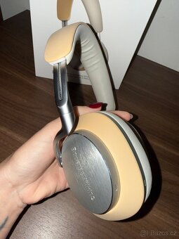 Sluchátka Bowers & Wilkins PX8 - 3