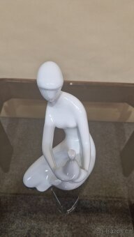 DÍVKA S VÁZOU J. FOREJTOVÁ (ROYAL DUX) - 3