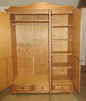 borovicová šatní skříň se šuplíky - polomasiv -Výborný stav - 3