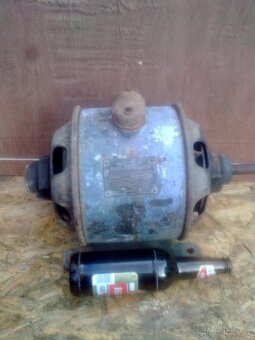 Historický elektromotor 1,1 Kw. - 3