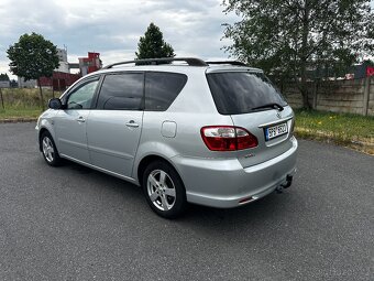 TOYOTA AVENSIS VERSO 2.0 110kW - 3