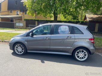 Mercedes Benz B180 - 3
