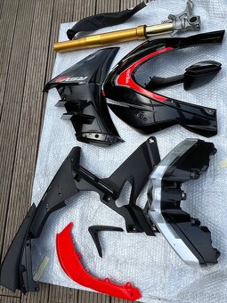 APRILIA RSV4 Factory NÁHRADNÍ DÍLI - 3