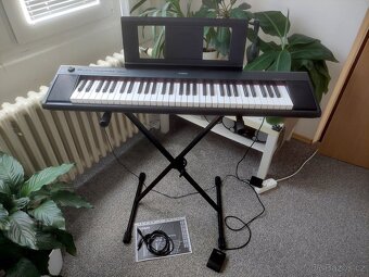 Piano Yamaha Piaggero NP-12 skvělý stav - 3
