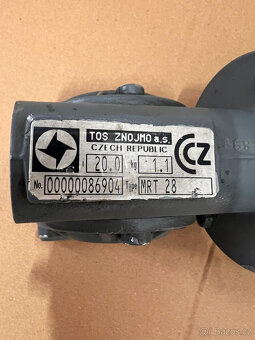 Elektromotor s převodovkou 0,06 kW, 900 ot./min, I:20 - 3