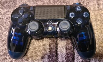 PlayStation 4 Pro 2TB 500 Million Limited Edition - 3