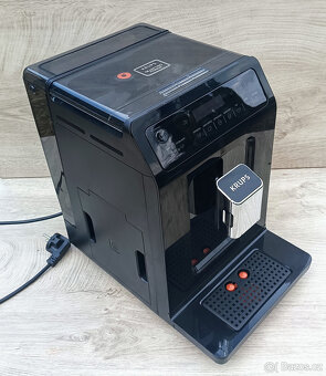 Kávovar Krups EA891810 s nádobou na mléko - se zárukou - 3