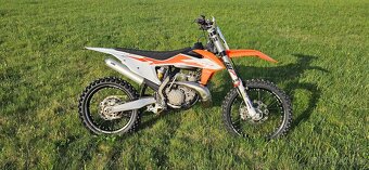 Prodám Motokrosový speciál KTM 300 SX 2020 najeto 65mth - 3