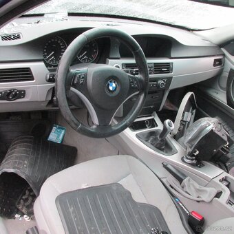BMW 320i - 3