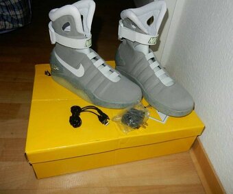 Nike Air Mag back to the future EU 46 US 12 UK 11 glow in th - 3