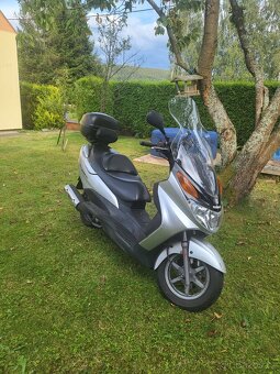 Skútr Suzuki Burgman 150 výkon 10,5KW - 3