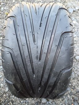Pneu 225/40-10 - 3