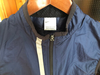 Vesta Nike vel. L - 3