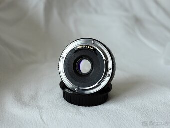 CANON EF 40mm f2,8 STM - 3