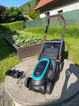 GARDENA Rotační sekačka AKU PowerMax 37/36V P4A (1x4 Ah) - 3