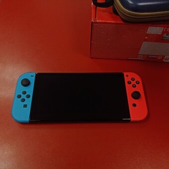Nintendo Switch OLED záruka 12/2025 Electroworld + pouzdro - 3