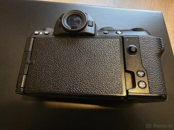 Fujifilm X-S10 (tělo, černé) + 2. baterie - 3