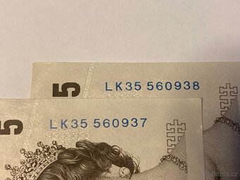 2x Bankovky 5 liber královna Alžběta Velká Británie série LK - 3