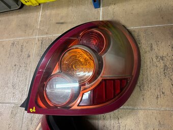 Zadní levé a pravé světlo Nissan Almera N16 Hatchback - 3