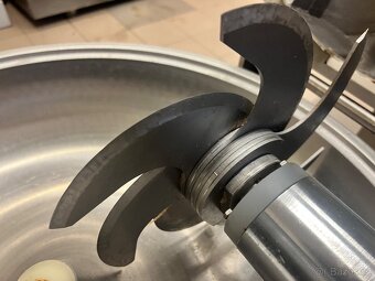 Řeznický kutr 30l - 3