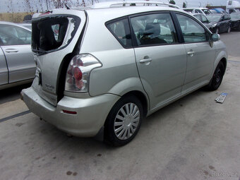 Toyota Corolla Verso - 3