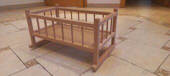 Dřevěná postýlka/kolébka pro panenky - 3