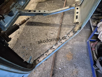 výztuha A sloupku L+P (Škoda 105 120 125 130 135 136 Rapid) - 3