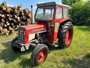 Traktor IH McCormick 454 - 3