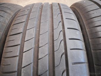 215/55R17 98W - 3