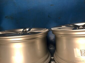 kola Audi original R17 5x112 - 3