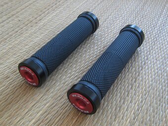 Nové gripy s objímkami MEROCA Competition Lock-On Grips - 3