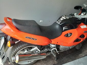 Suzuki GSX-F 600 1999, rozprodám po dílech - 3