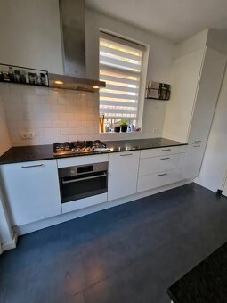 Moderní kuchyně s ostrůvkem (0210.281) - 3