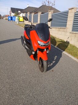 Prodám zánovní skútr Yamaha N Max SEG5 125 - 3