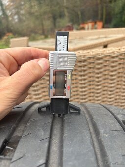 Letní pneu Michelin 235/35R20 7-8mm - 3