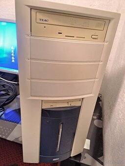 Prodám funkční retro počítač, CPU Athlon XP 1800 - 3