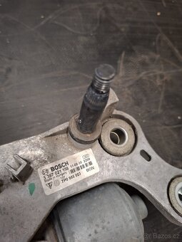 Tuareg / Cayenne 2012 - mechanismus stěračů - 3