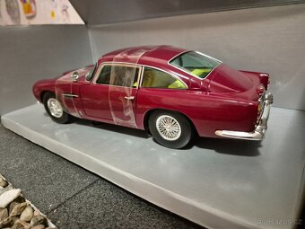 Prodám nový model 1:18 Aston Martin DB5 - 3