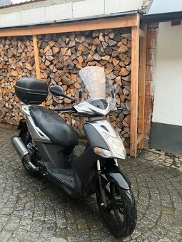 Skútr kymco 150 - 3