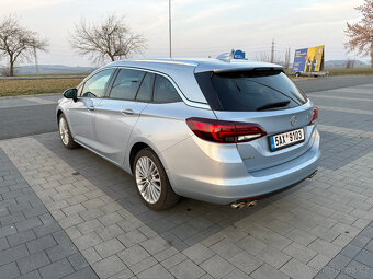 Opel Astra Sports Tourer+ 12/2016 - plná výbava - 3