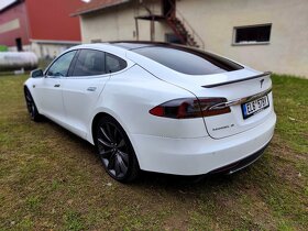 Tesla Model S P85+ 2014 zdarma dobijeni - 3