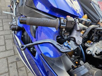 Yamaha YZF R1 - 3